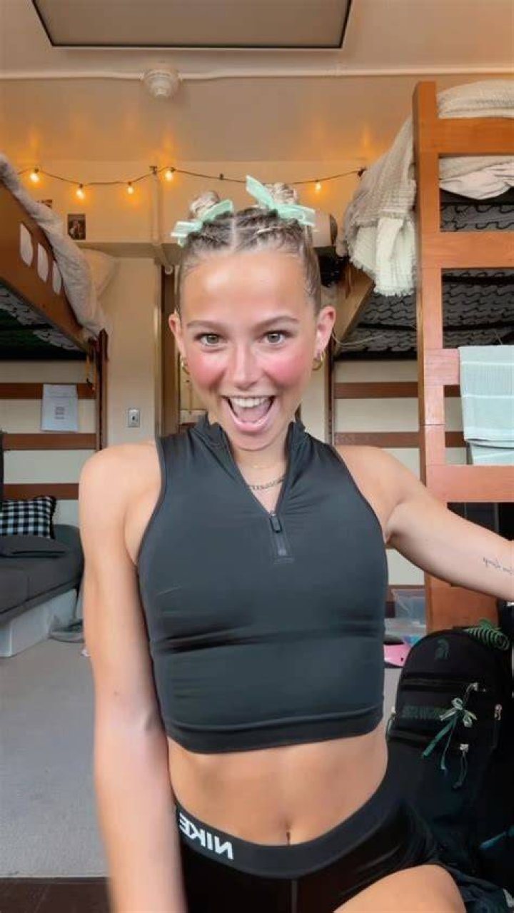 mia rogan ☆ (mia__rogan) on Threads