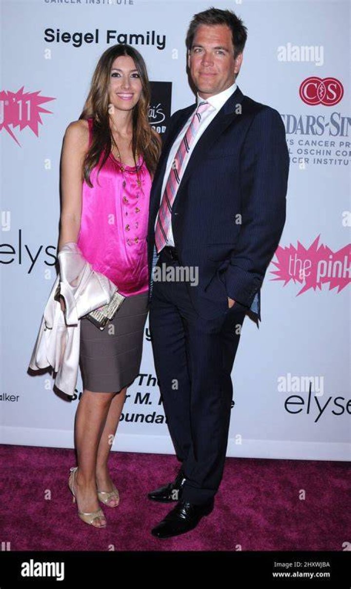 Michael Weatherly and Jennifer Garner Posing in Front of Palm Trees