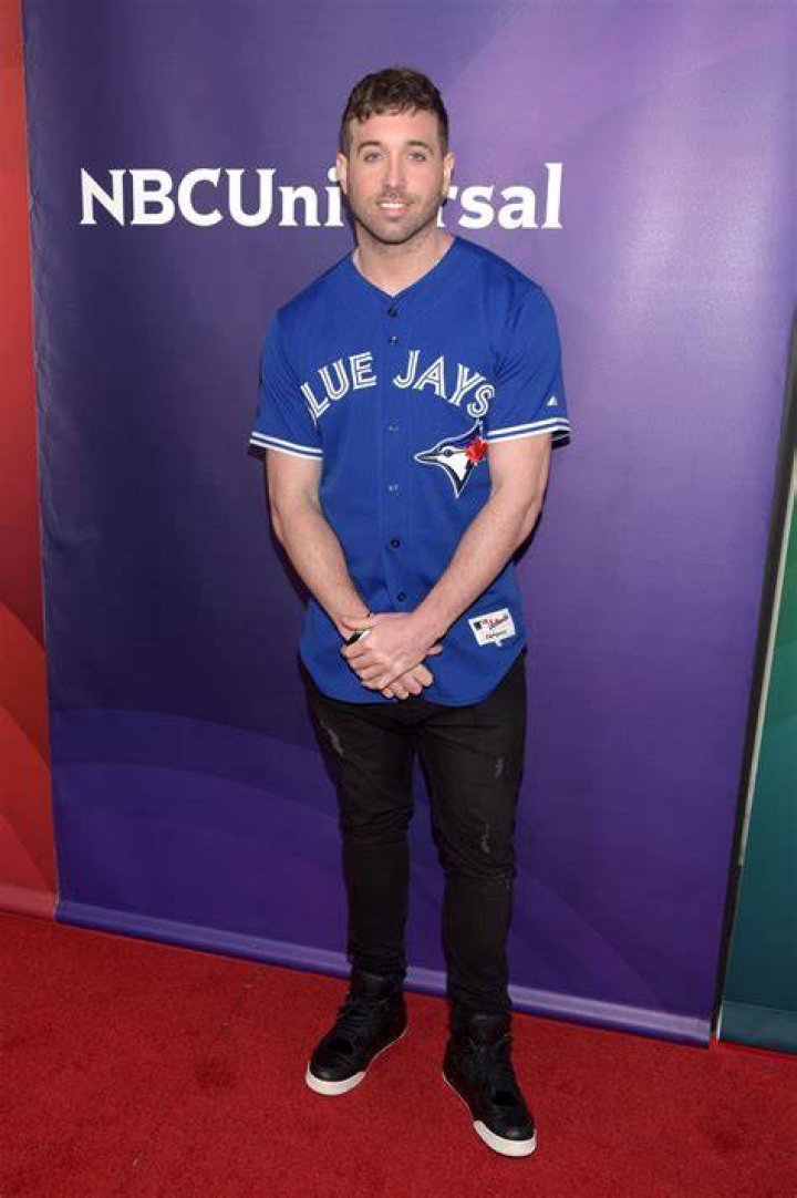 Mike Stud 2024 Girlfriend, net worth, tattoos, smoking & body facts
