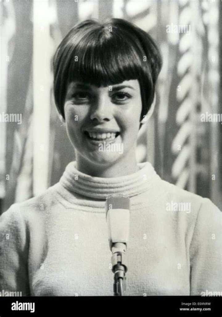Mireille mathieu Fotos und Bildmaterial in hoher Aufl&ouml;sung Alamy