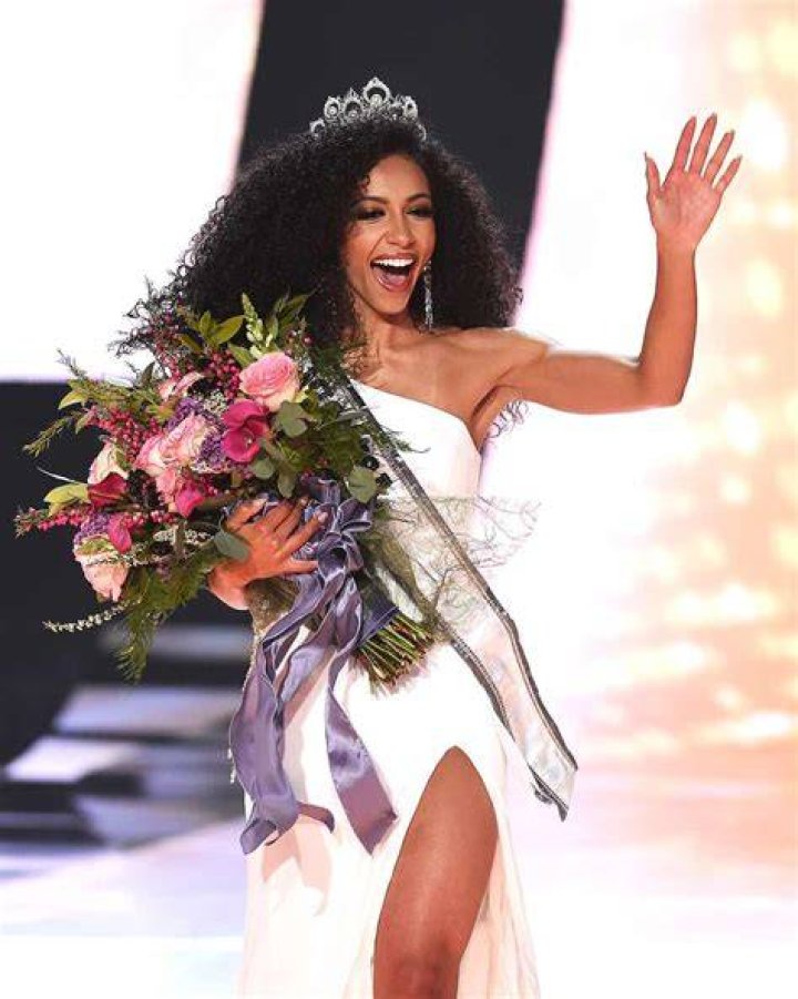 Miss USA 2019 Winner Who Is North Carolina's Cheslie Kryst? Us Weekly