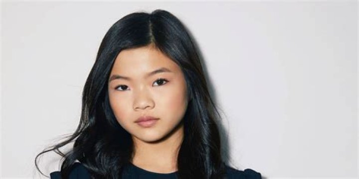 Miya Cech Age, Net Worth, Boyfriend, Sister, Family and Biography