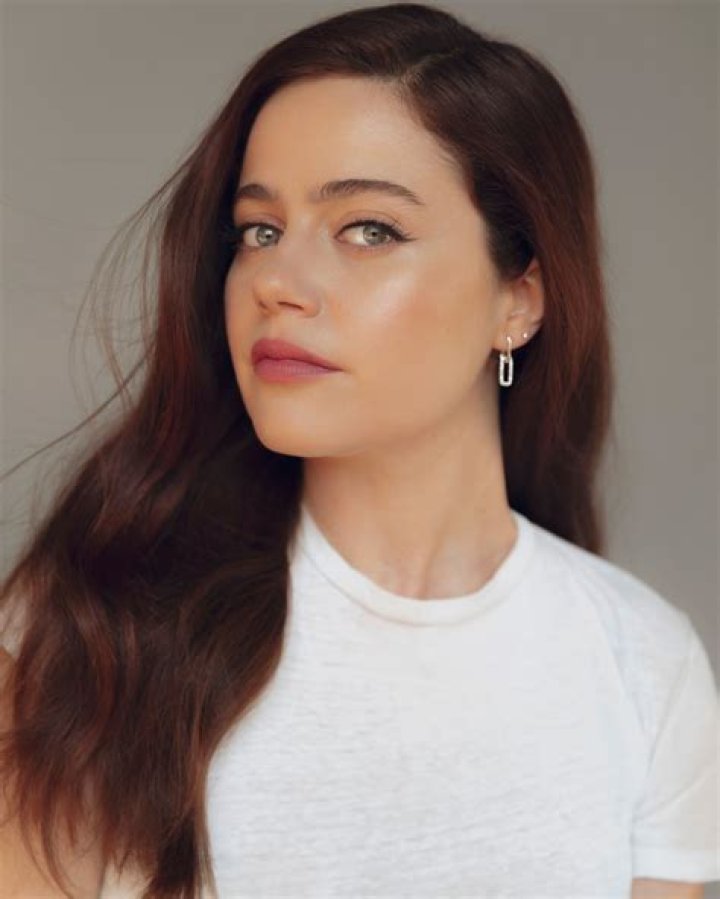 Molly Gordon Is Having a Breakout Summer—and Then She's Taking a Nap