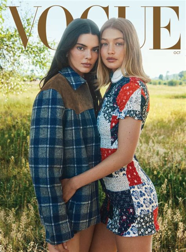 More Than Friends? Kendall Jenner And Justin Bieber Go Hiking Following