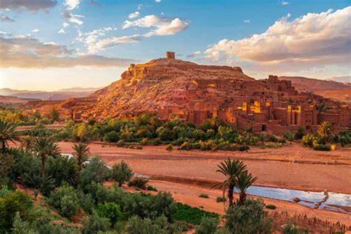 Morocco's royal family opens its doors with a wedding