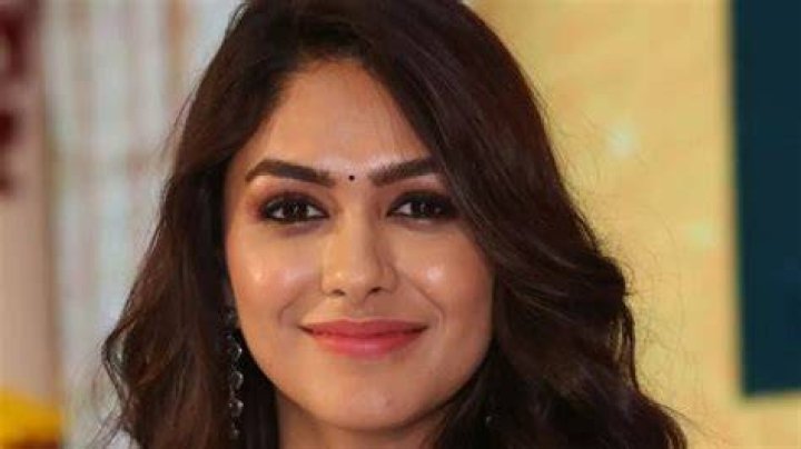 Mrunal says ex &lsquo;ran away&rsquo;, told her &lsquo;You&rsquo;re an actress, I can&rsquo;t deal