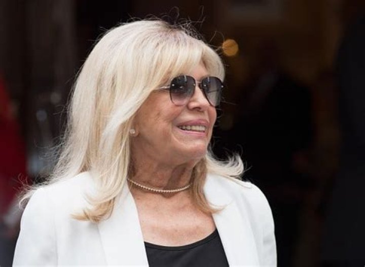 Nancy Sandra Sinatra Net Worth 2023, Salary, Age, Height, Bio,