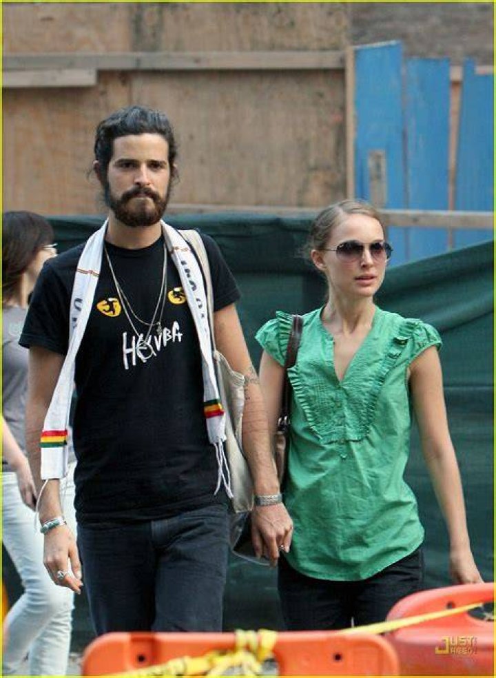 Natalie Portman and Her Banhart Boy Photo 1185611 Photos Just