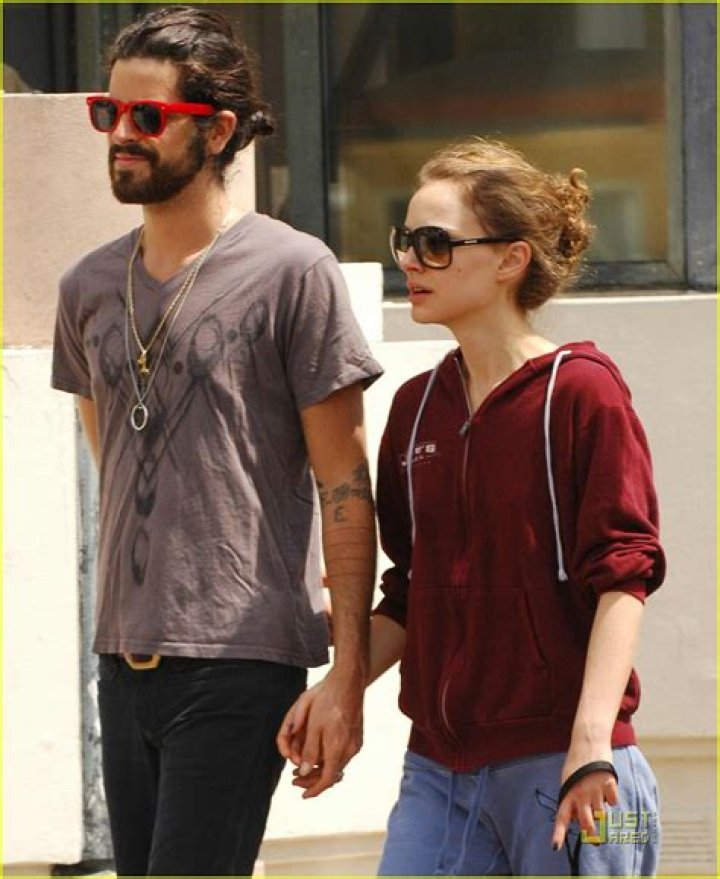 Natalie Portman & Devendra Banhart Caught Kissing in Cannes Photo