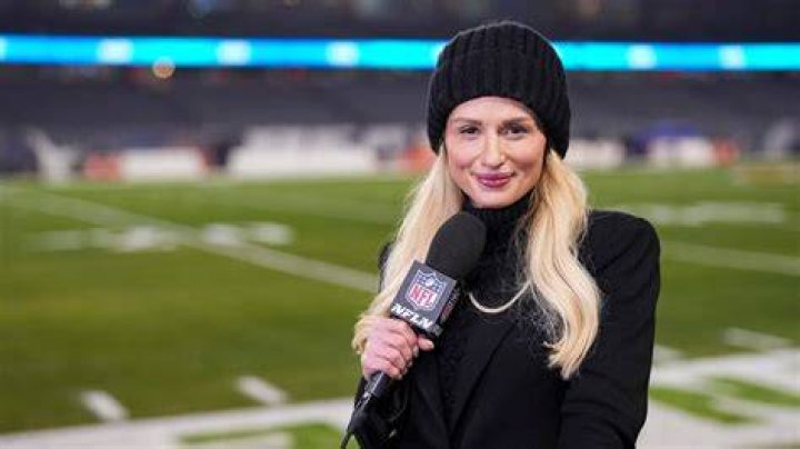 NFL Reporter Shares Death of 2YearOld Daughter After Leukemia