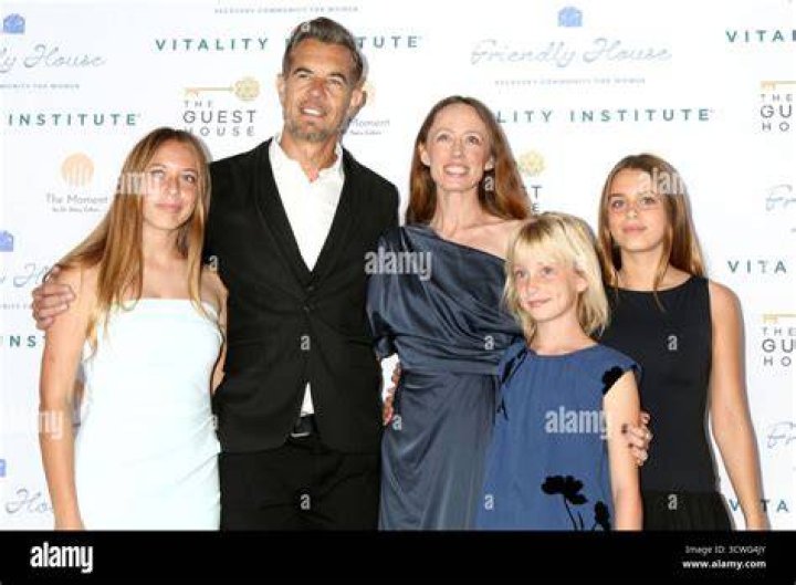 Nick Hexum Bio, Facts, Family Life of Rapper