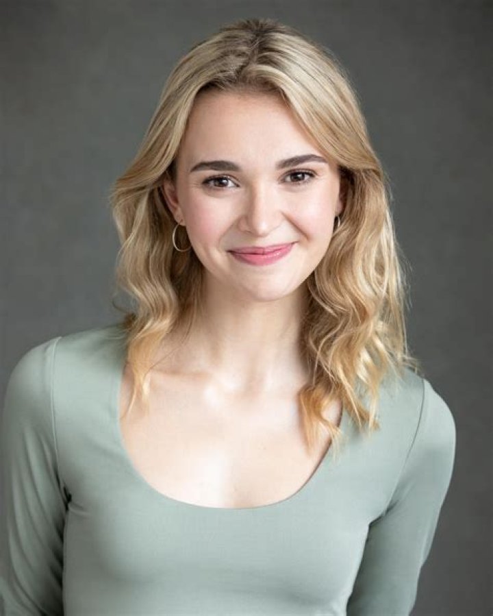 Nikki Roumel image