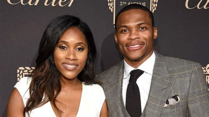 Nina Earl Bio, Family, Net Worth In 2021 College basketball teams