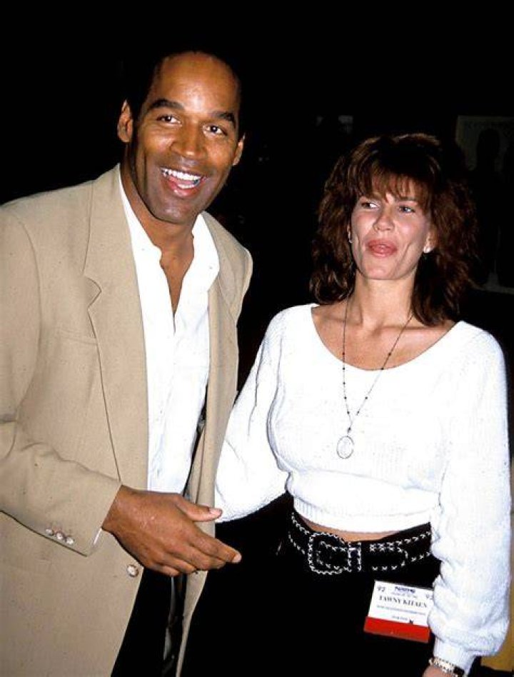 O. J. Simpson et Tawny Kitaen lors d'une conf&eacute;rence NATPE (National
