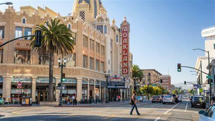 Oakland's royal wedding / Nearly 600 attend Jerry Brown's nuptials SFGate