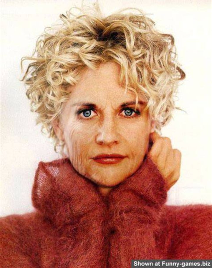 Old Meg Ryan Weird photos Maggies unsuccessful facelift