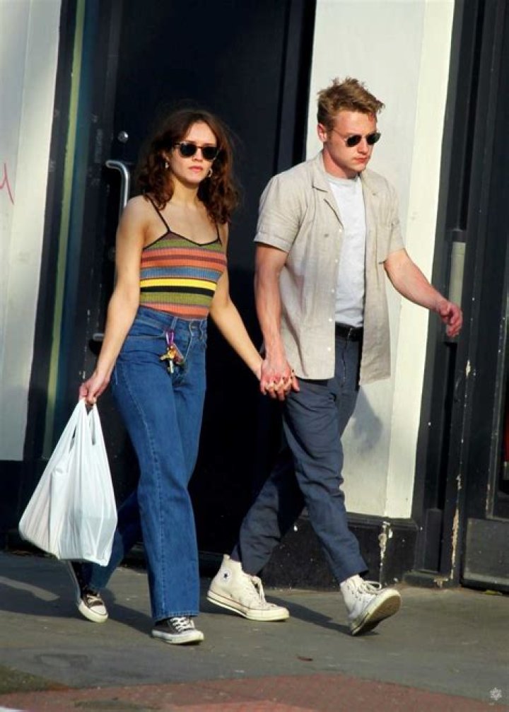 Olivia Cooke Out with her boyfriend Christopher Abbott in Paris07