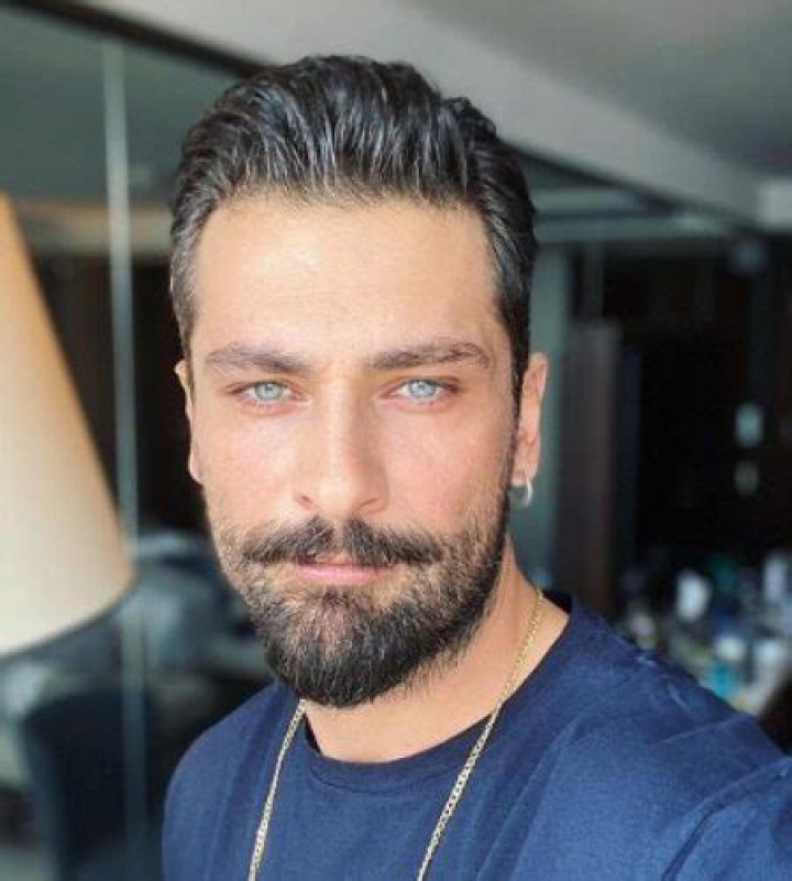 Onur Tuna age, height, weight, wife, dating, net worth, career, family, bio