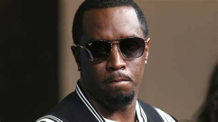 P. Diddy`s Größe, Gewicht. Er hat eine tolle Form! Wzrost