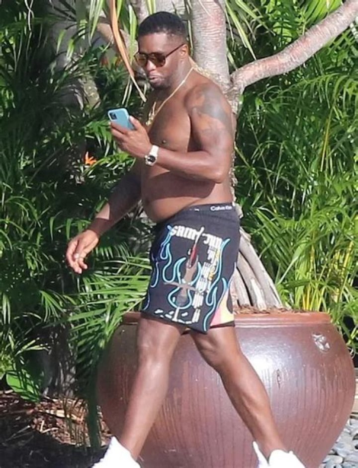 P. Diddy`s height, weight. He has a great shape!