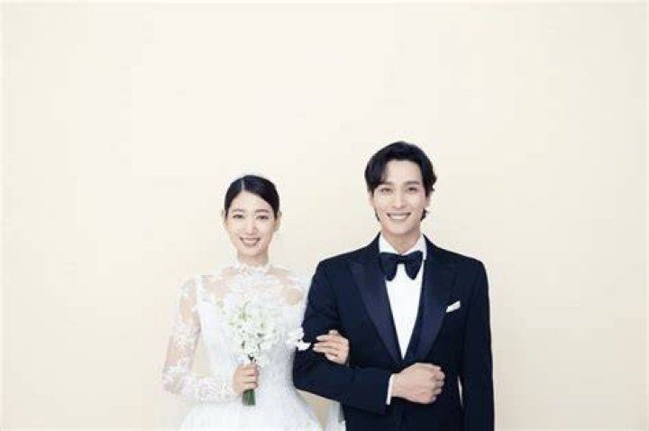 Park Shin Hye and Choi Tae Joon are parents now! MySaeng