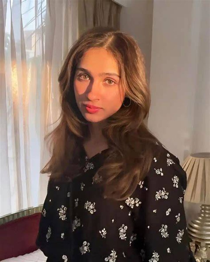 Pashmina Roshan Life Biography, Bio, Age, Date Of Birth, Parents