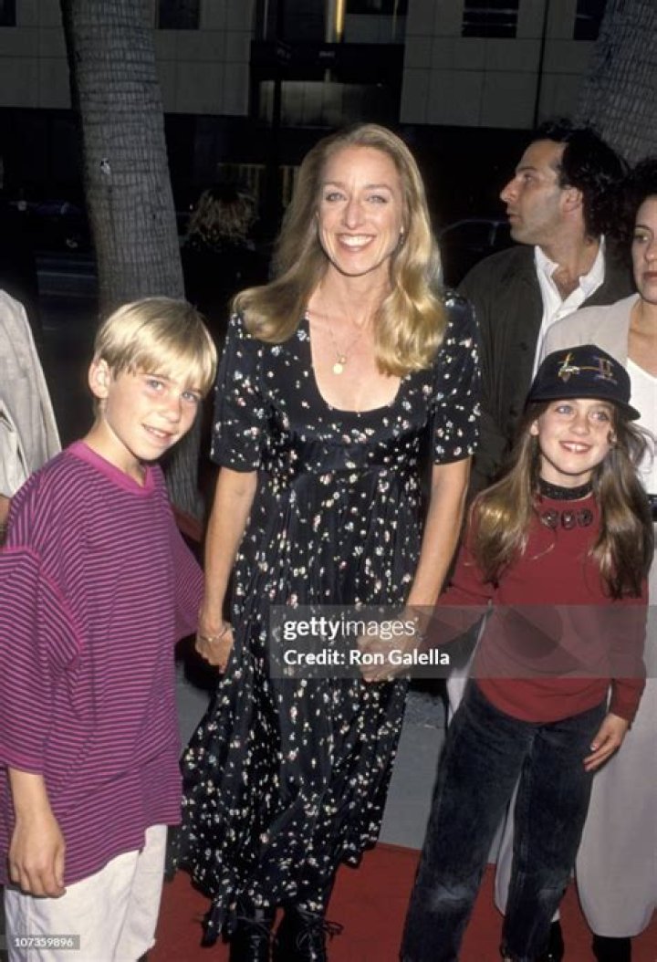 Patricia Wettig, son Clifford Olin and daughter Roxanne Olin News Photo