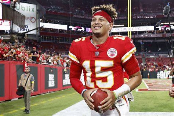 Patrick Mahomes jokes about his &lsquo;dad bod&rsquo; in shirtless photo News
