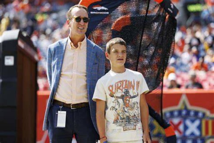 Peyton Manning Family Guy 18 Memorable Peyton Manning Commercial