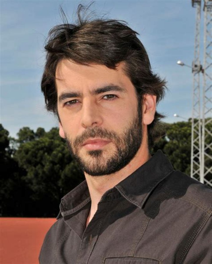 Photo Eduardo Noriega et sa belle Trinidad Oteros en une du magazine