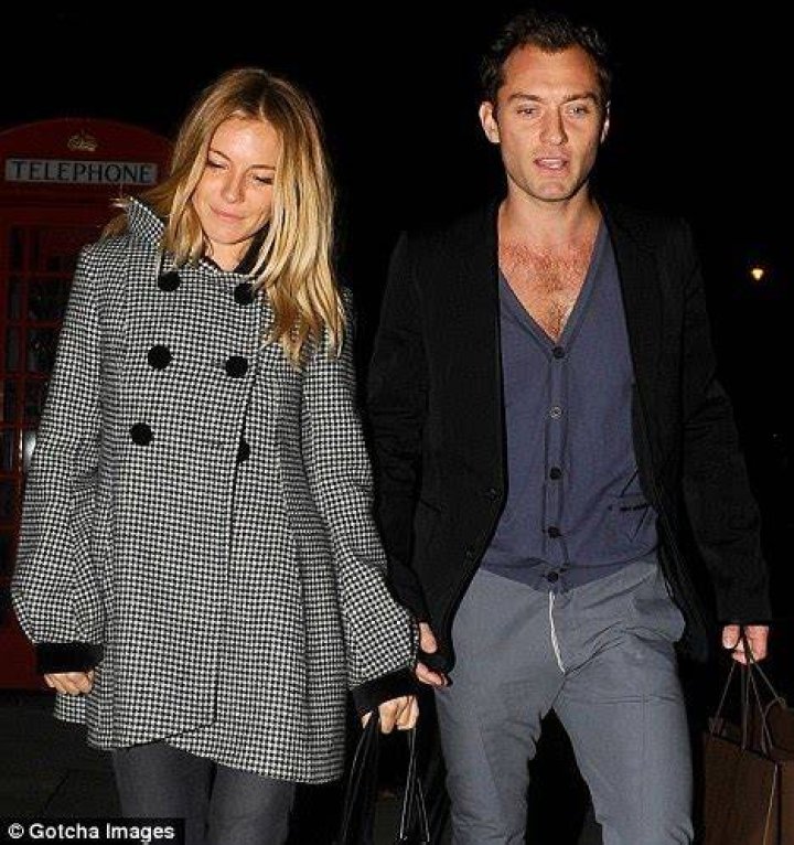 Photo samantha burke jude law baby mama 04 Photo 2094882 Just