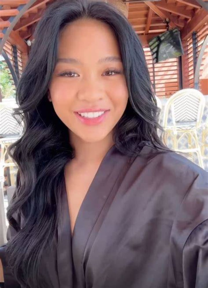 Photos Suni Lee&rsquo;s Nails Draw Admiration on Social Media After Gold