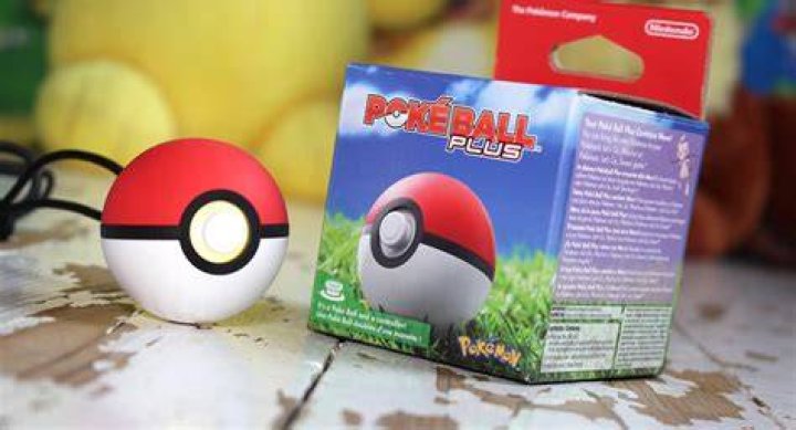 Poke Ball Plus Mew