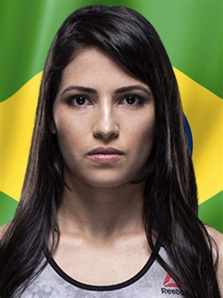 Polyana Viana Mota Official MMA Fight Record (1040)