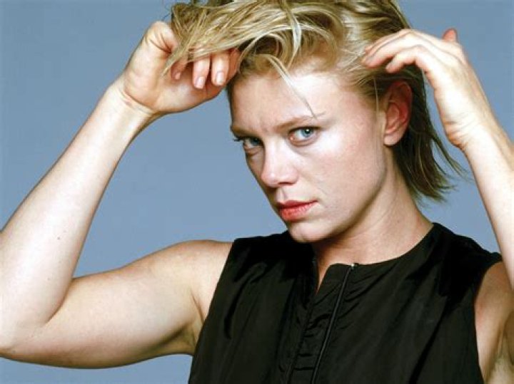 Poze Peta Wilson Actor Poza 28 din 67 CineMagia.ro
