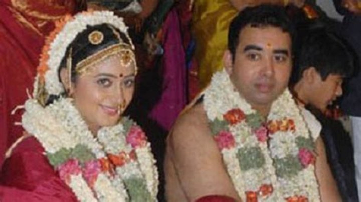 Reasons behind Actress kanihaShyam Radhakrishnan divorce YouTube