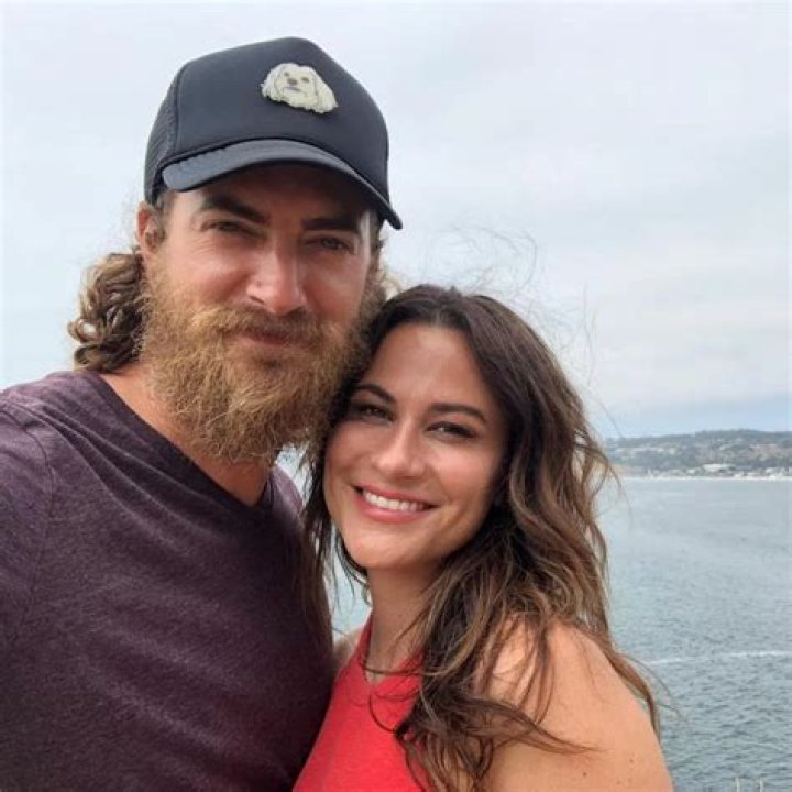 Rhett Mclaughlin Wife, Instagram, Net Worth, Son, House Celeb Tattler