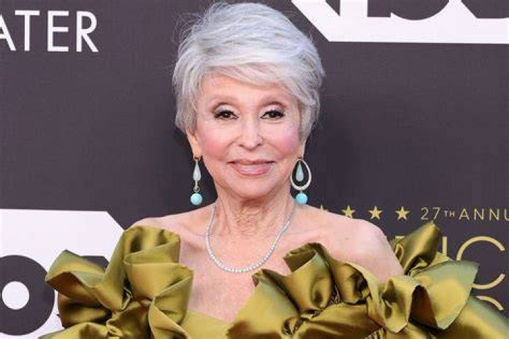 Rita Moreno ('West Side Story') salió por despecho con Elvis Presley