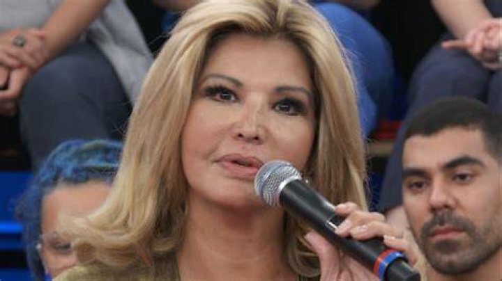Roberta Close "Tive muitos obst&aacute;culos para ser aceita" Quem Entrevista
