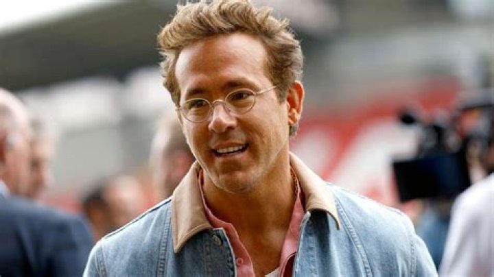 Ryan Reynolds reveals that his family is obsessed with Taylor Swift's