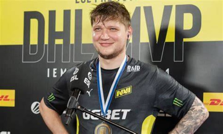 s1mple's crosshair in CSGO