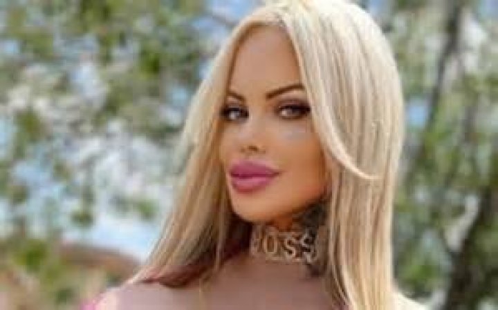 Sabrina Sabrok presumi&oacute; de su nuevo trasero Telemundo