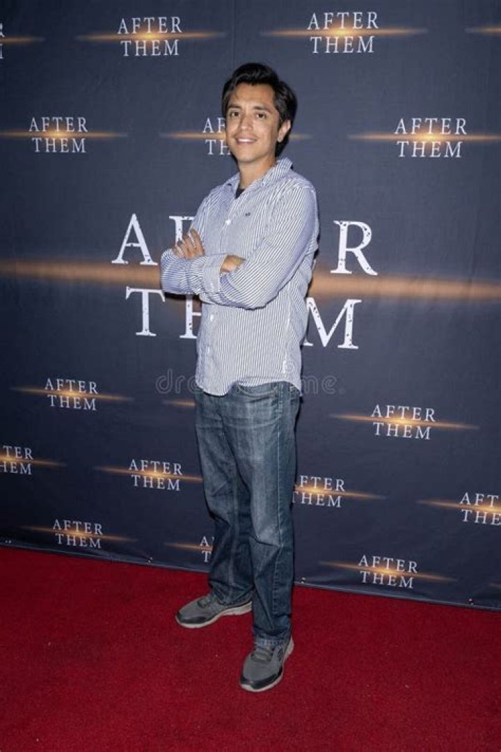 Salinas sick?" The actor's fans are expressing concern online