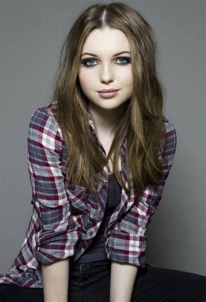 Sammi Hanratty previews SALEM S2 and Lifetime&rsquo;s SEEDS OF YESTERDAY My