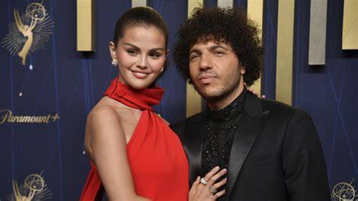 Selena Gomez hardlaunches Benny Blanco relationship.