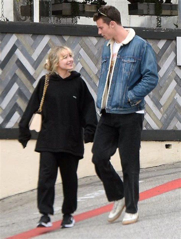 Shawn Mendes And Sabrina Carpenter Spotted Together Amid Romance Rumors