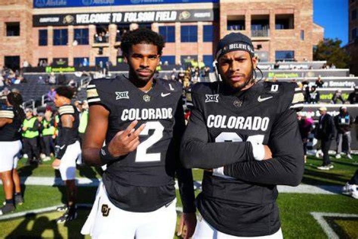 Shilo and Shedeur Sanders spotted mocking Oregon Ducks in pregame