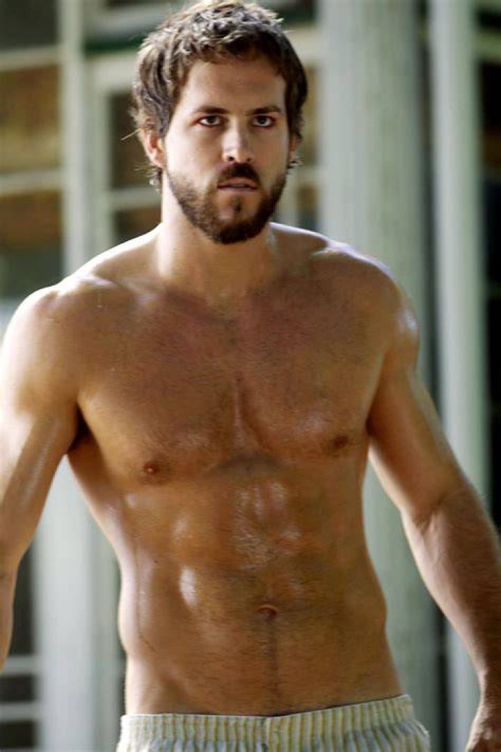 Shirtless Ryan Reynolds Pictures POPSUGAR Celebrity Photo 10