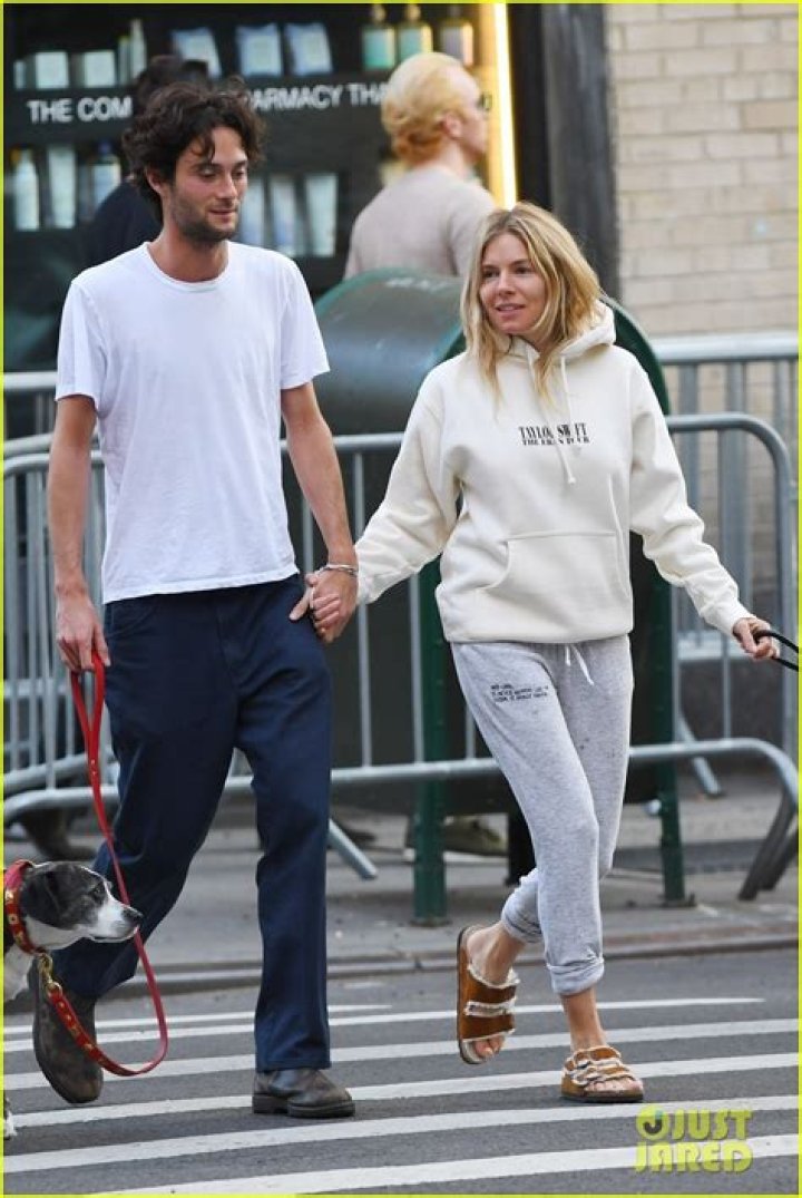 Sienna Miller & Oli Green Photos Of The Couple Through The Years