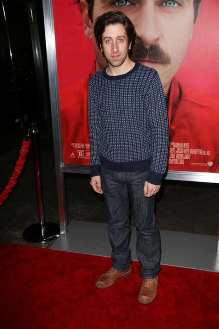Simon Helberg Height, Weight, Age, Wife, Salary & More » StarsUnfolded